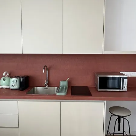 Centre Cozy Luxury Entire Homee דירה